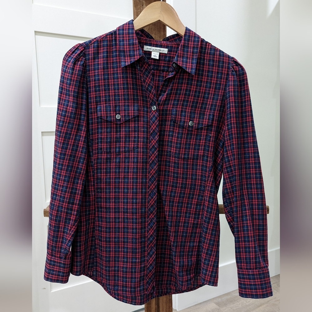 Banana Republic button up, long sleeve shirt, size S, petite.